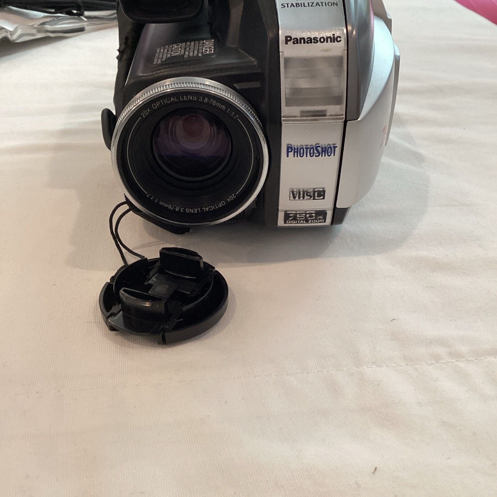 Panasonic Pamcorder VHS-C Camcorder PV-L452 W Battery, Cord, Strap, And Manual 9