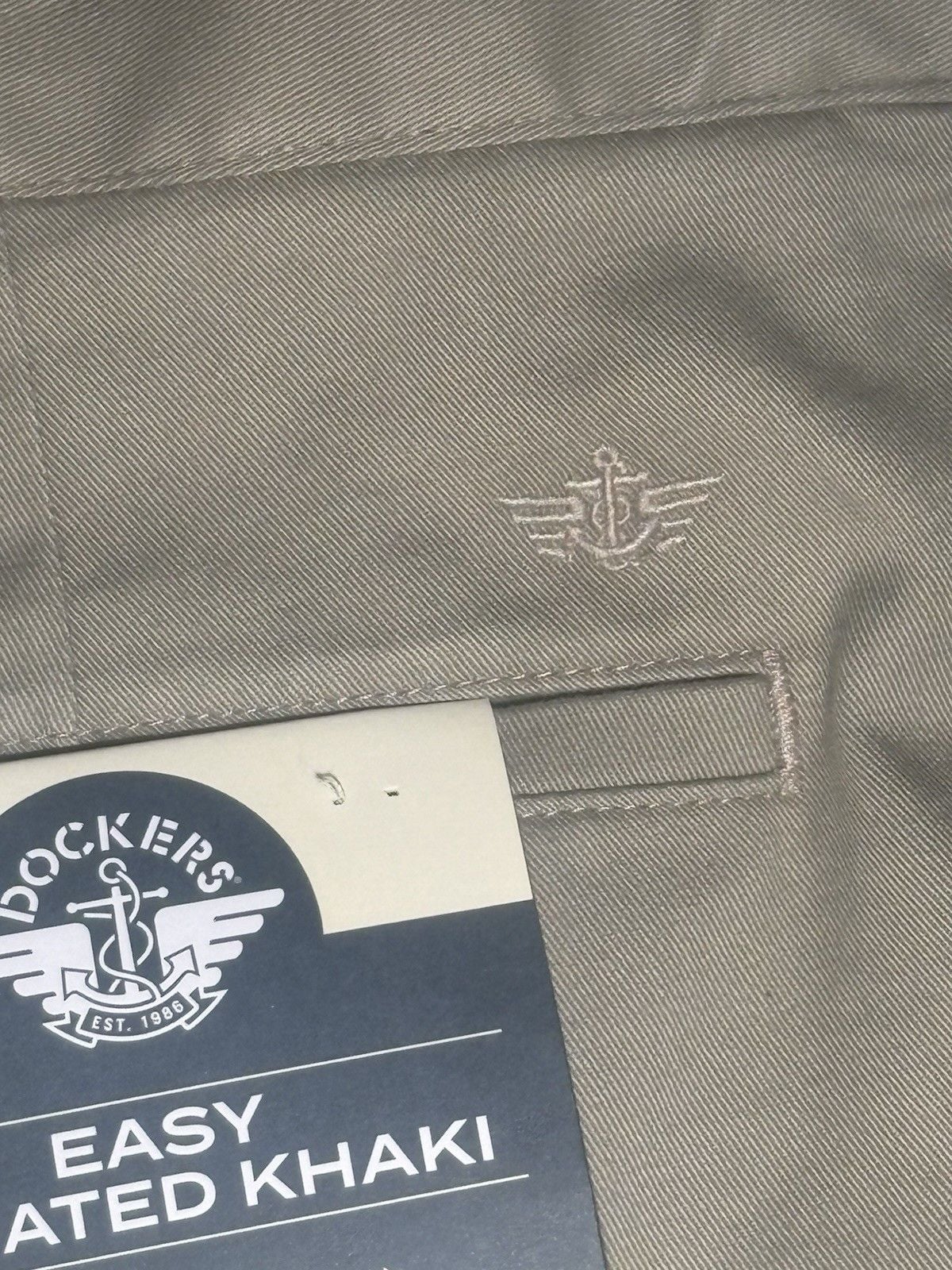 NWT Dockers Big & Tall Classic Fit Pleated Pants Mens Size 44x32 Tan Khaki Chino 12