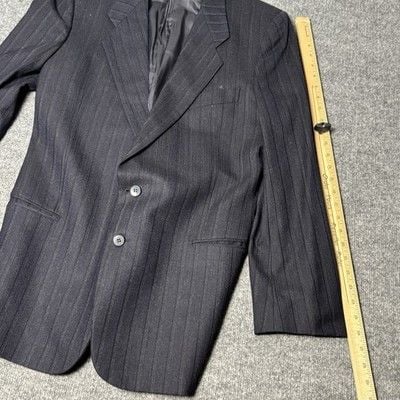Emanuel Ungaro Uomo Mens Suit 42L Navy Pinstripe Wool Italy Saks Fifth Avenue 16