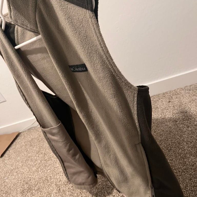 Tan and brown Columbia fleece vest 5