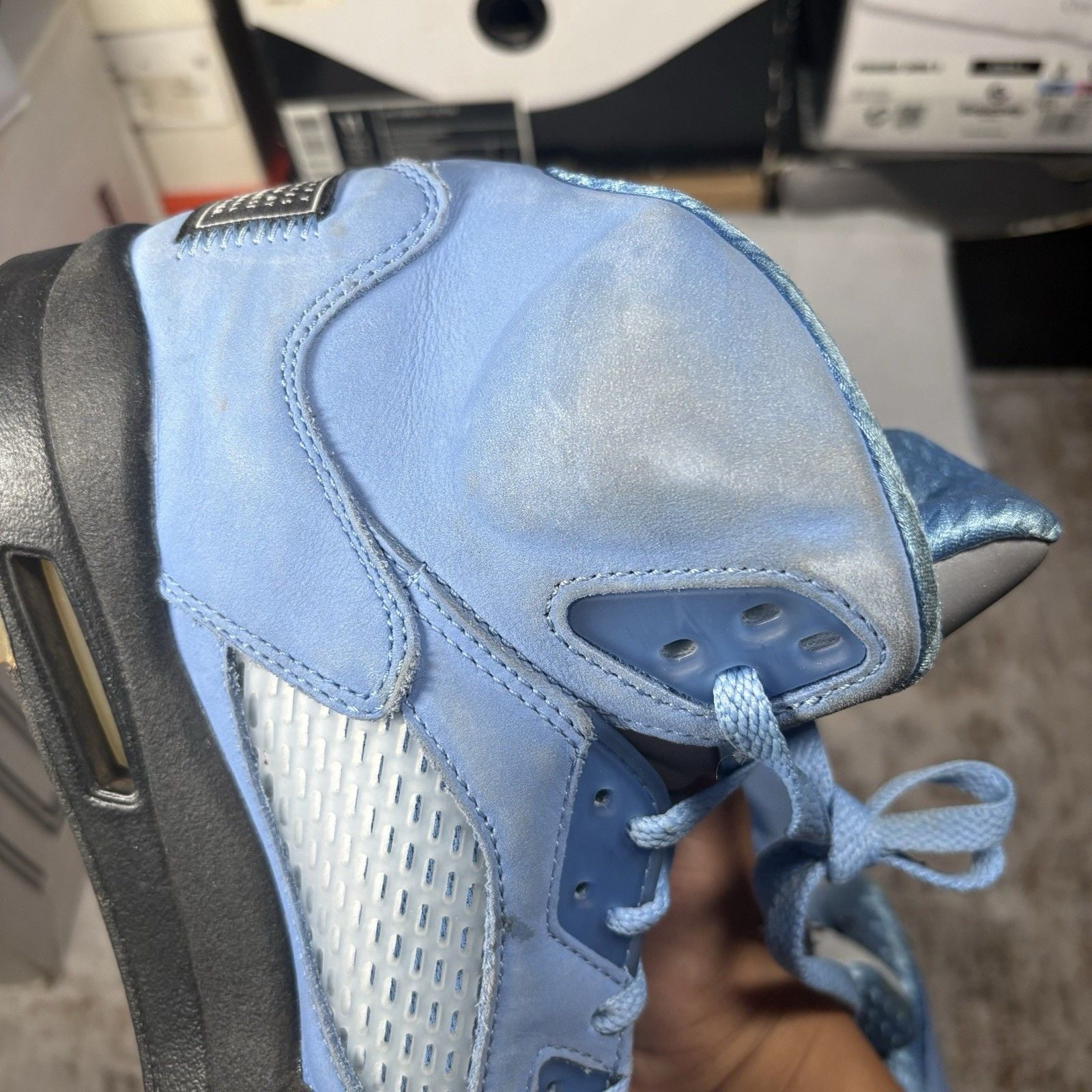 Size 9 - Jordan 5 Retro SE Mid UNC 9