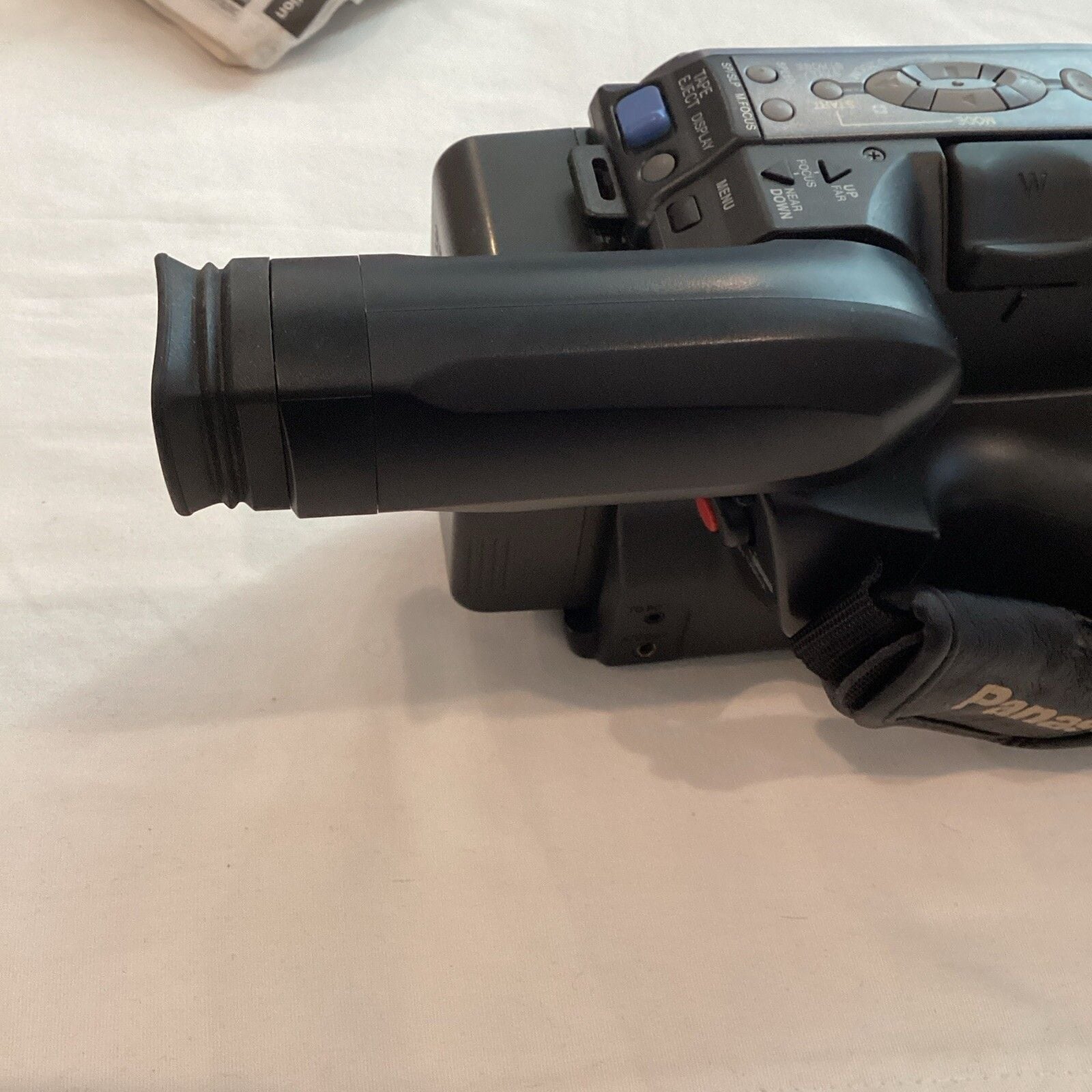 Panasonic Pamcorder VHS-C Camcorder PV-L452 W Battery, Cord, Strap, And Manual 7