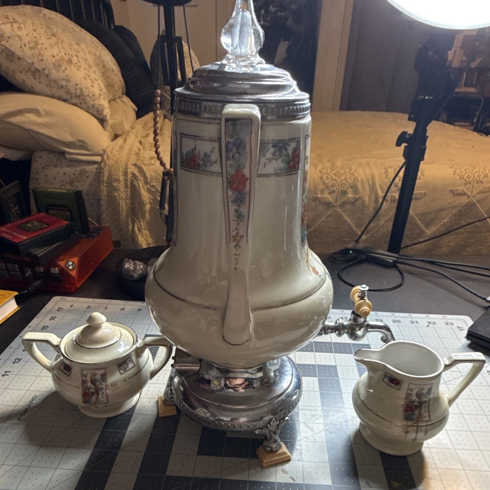 Robeson Rochester Electric Ceramic Coffee Pot Bird Pattern Metal Base w/ Lid 10