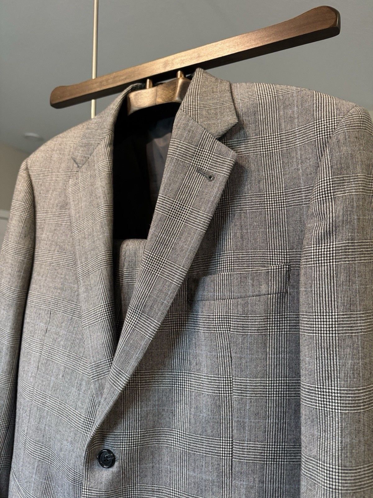 Jos A Bank Mens Gray Plaid 2 Piece Suit 100% Wool 42R 34x30 Signature Collection 1