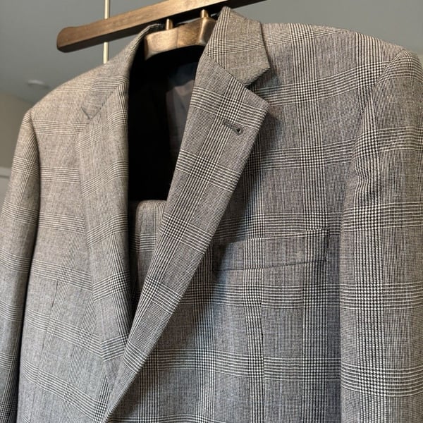 Jos A Bank Mens Gray Plaid 2 Piece Suit 100% Wool 42R 34x30 Signature Collection
