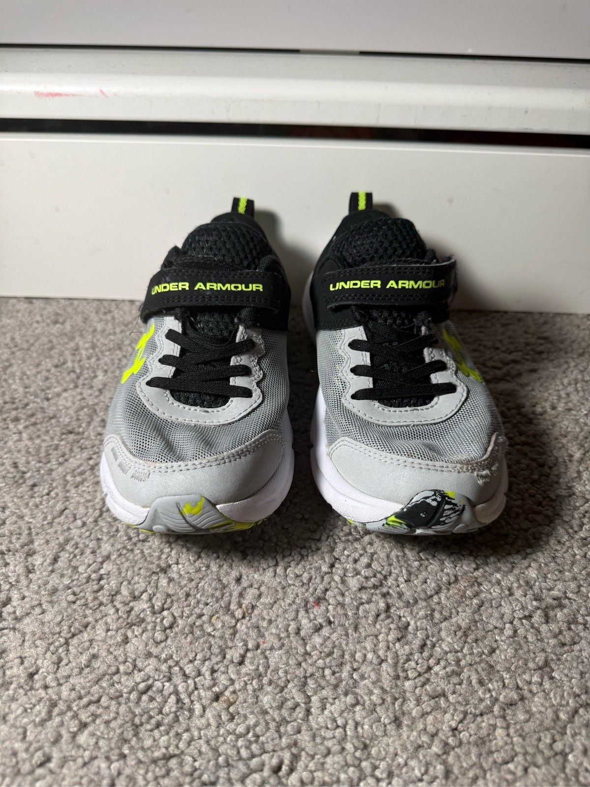 Under Armour Assert 10 AC Kids Running Shoes Gray Neon Green Hook Loop 2