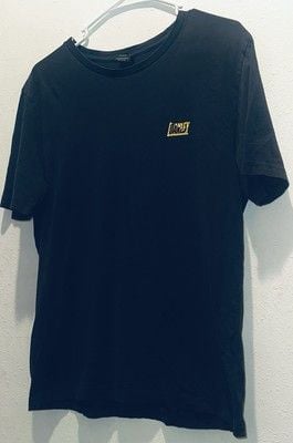 Oakley Medium Big Spell Out In Golden Yellow On Black Tee Surfing Hiking Summer 5
