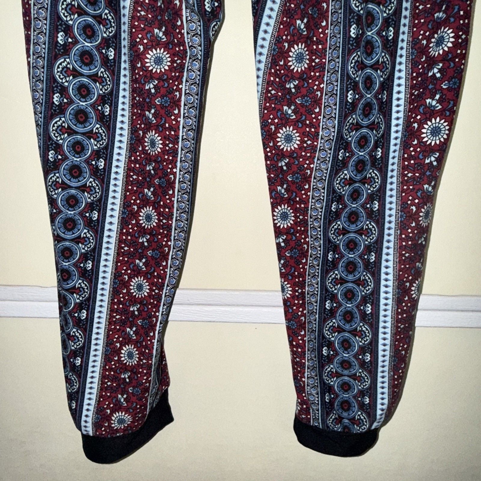 Mudd Boho Hamsa Print Jogger Pants  Medium Sueded Jersey Black Pink 7