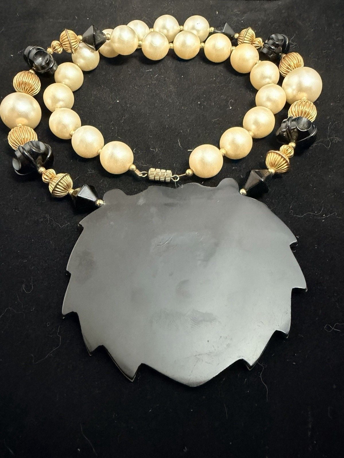Vintage 1980s Massive Mother of Pearl Lion Head Mosaic Statement Necklace  8