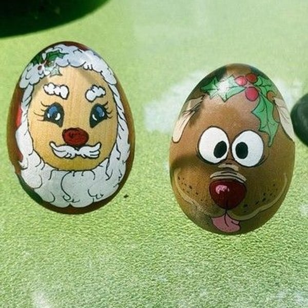 VTG 1990 Handpainted & Artist Signed Santa & Rudolph The Red Nosed Reindeer Eggs