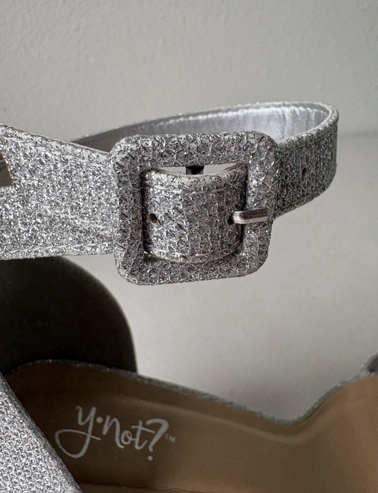 Y Not? Women’s Silver Glitter Strappy Block Heel Sandals Open Toe Buckle 10 8