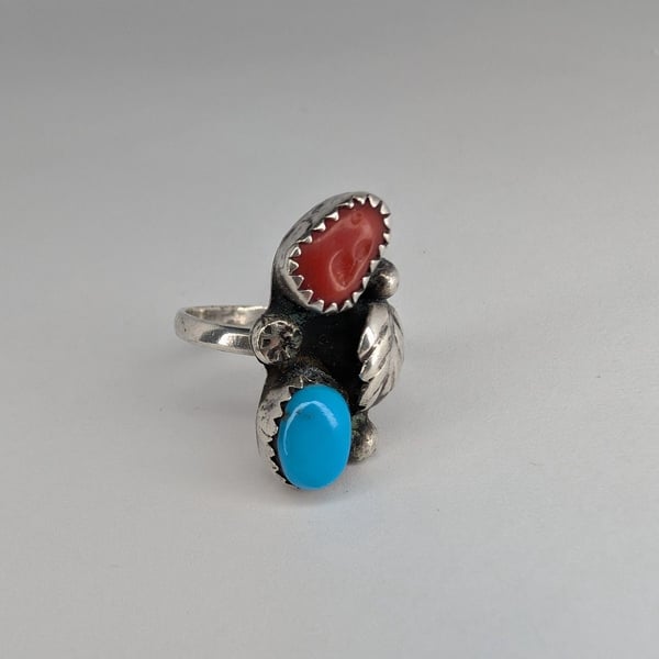 Vintage Sterling Silver Native American Navajo Turquoise And Coral Ring