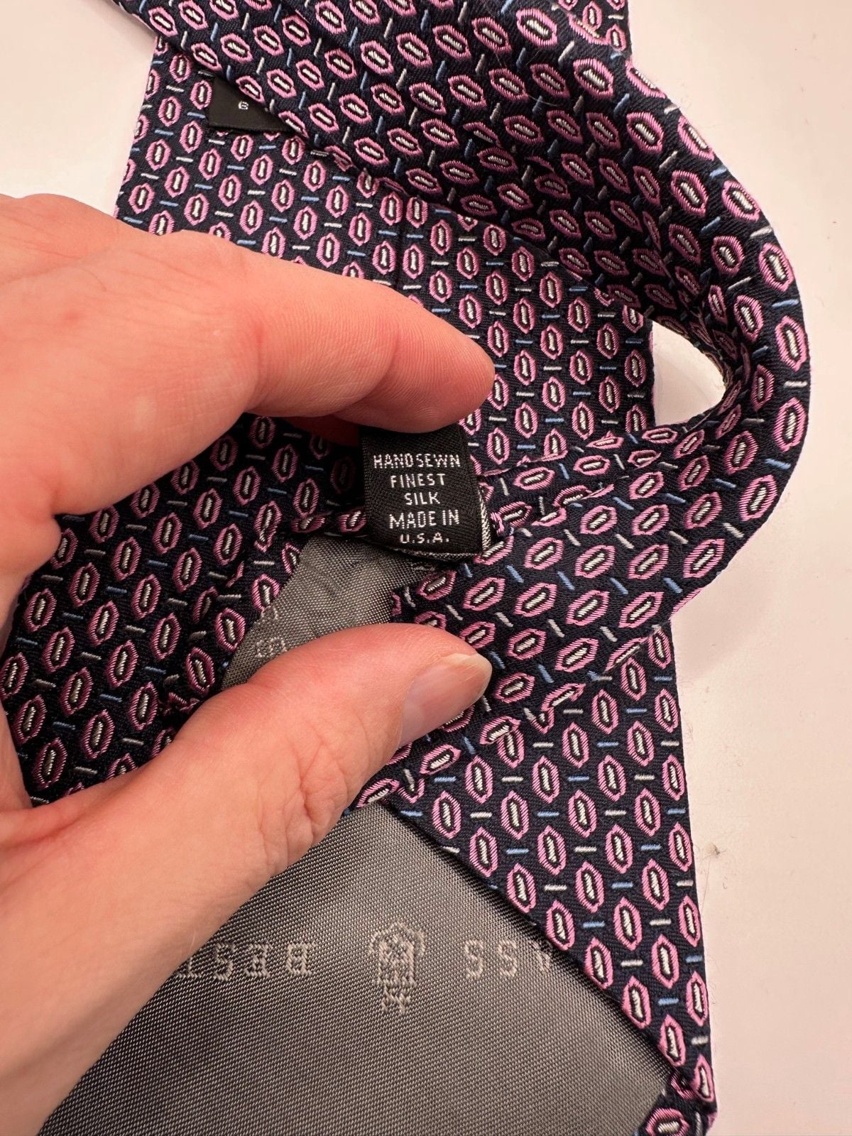 Robert Talbott “Best of Class” Navy & Pink Geometric Silk Tie – Handsewn – USA 6