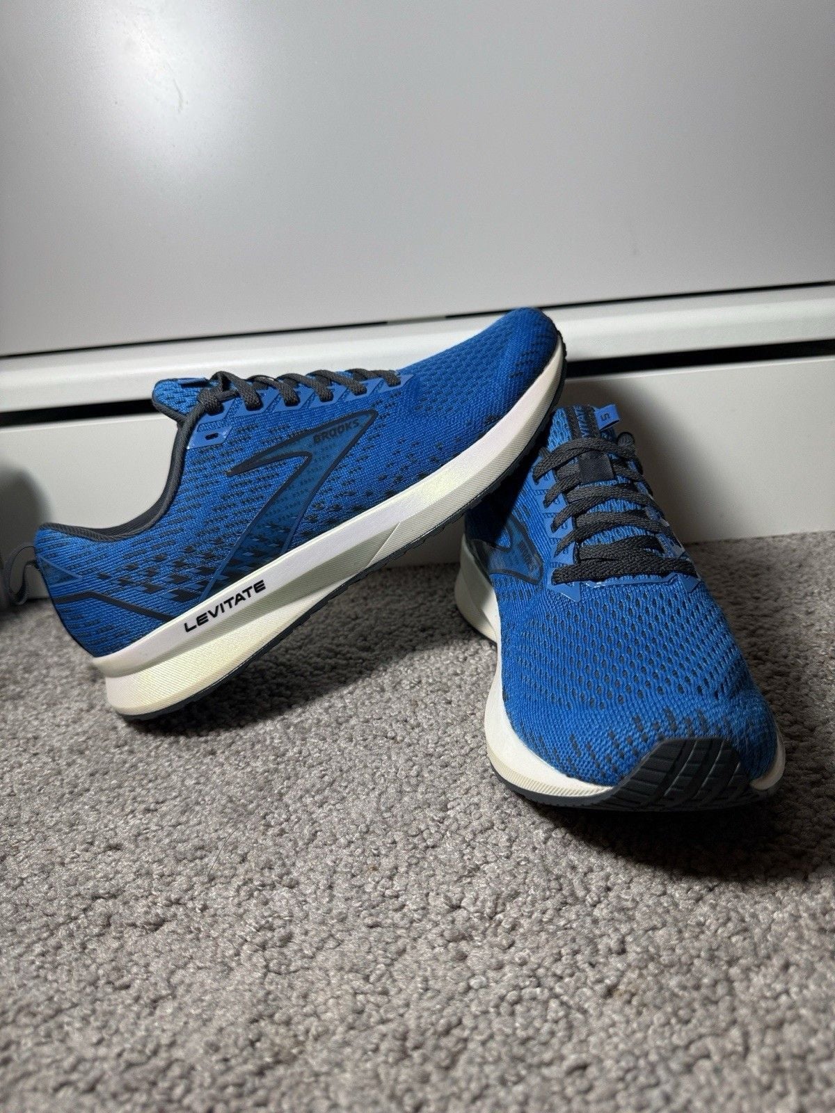 Brooks Levitate 5 Men's Blue India Ink/White Lace Up Knit Low Top D 2