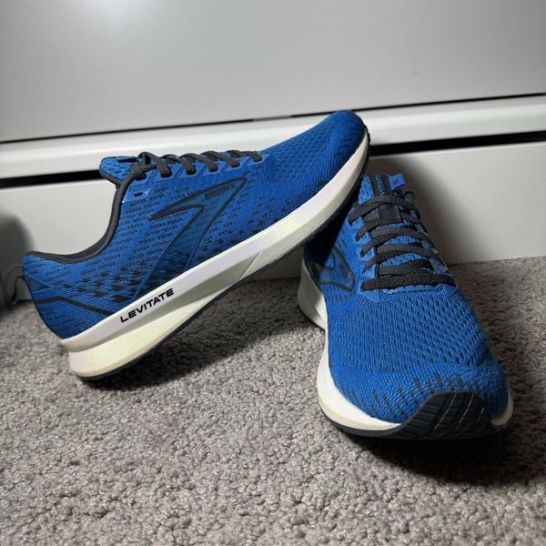 Brooks Levitate 5 Men's Blue India Ink/White Lace Up Knit Low Top D