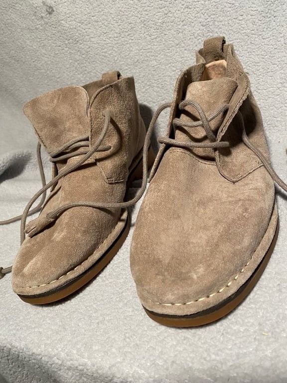 NEVER WORN Hush Puppies Suede Shoes size 9 womens never worn! 2