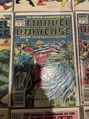 Marvel Universe Comic Book Lot of 17 Vintage 1985 Encyclopedia Like 9