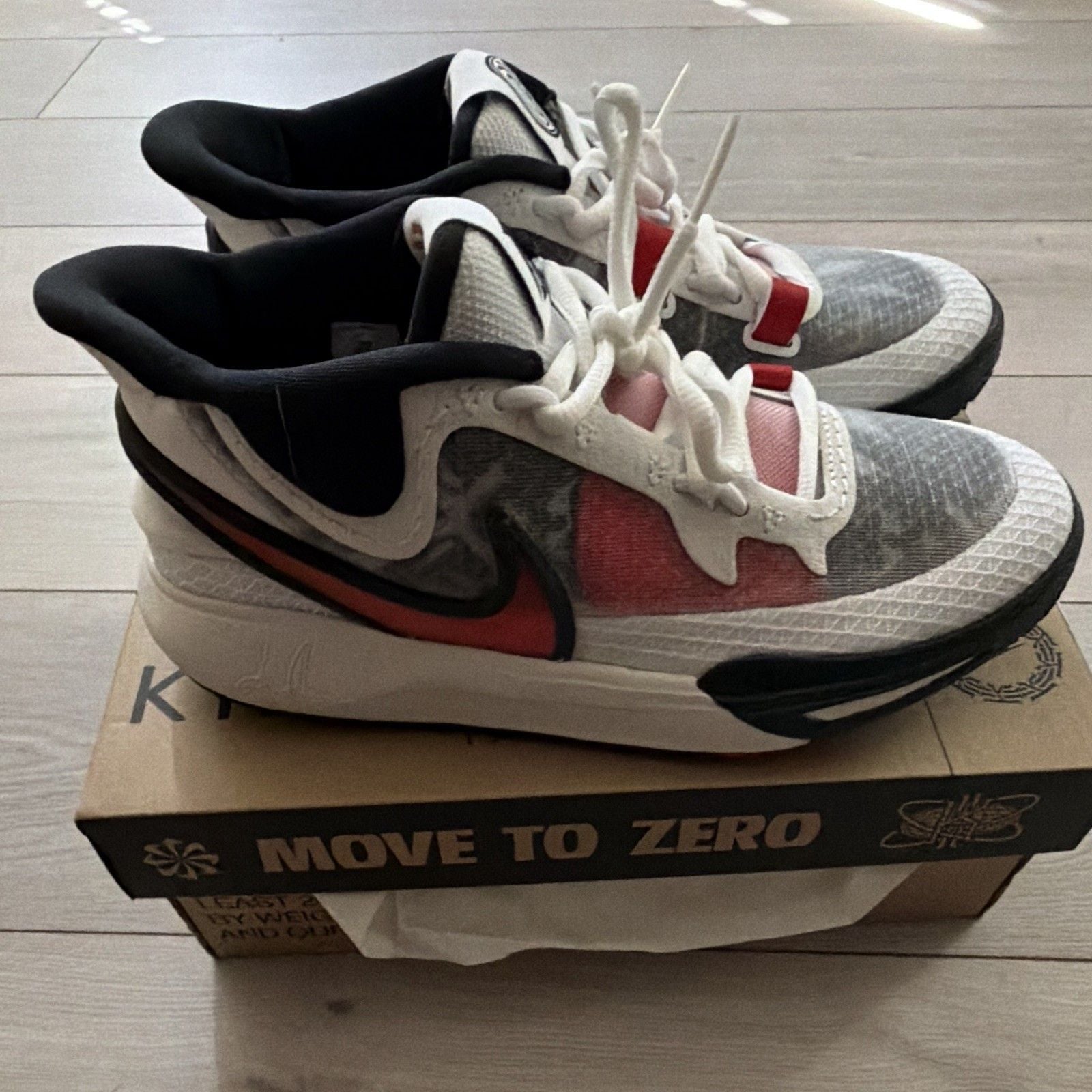 Nike Kyrie 8 GO (GS) Kids Basketball Sneakers White/Red/Black 4.5Y DQ8076-100 4