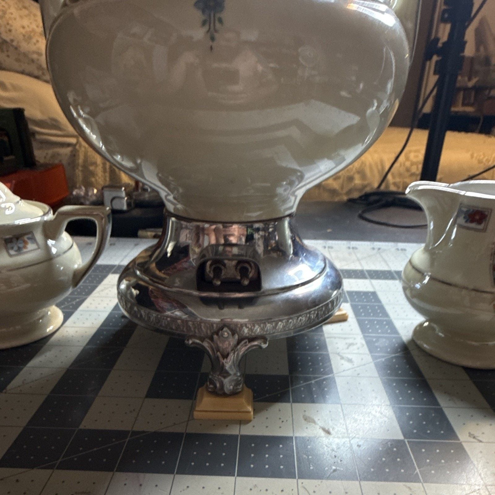 Robeson Rochester Electric Ceramic Coffee Pot Bird Pattern Metal Base w/ Lid 9