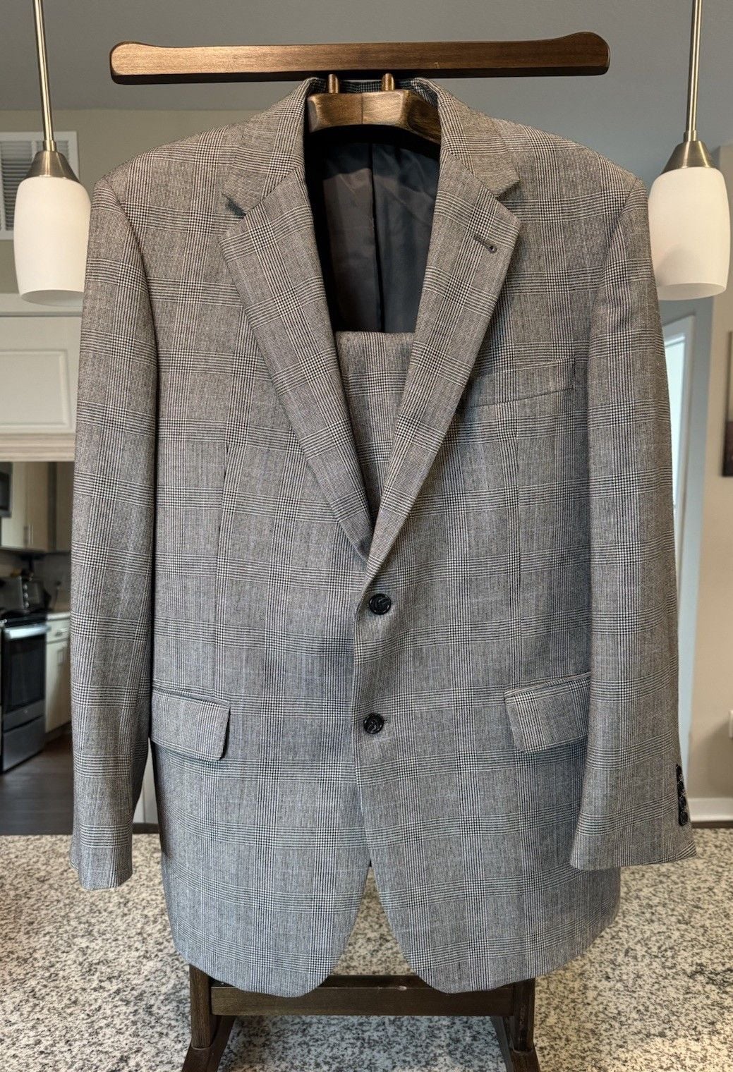 Jos A Bank Mens Gray Plaid 2 Piece Suit 100% Wool 42R 34x30 Signature Collection 2