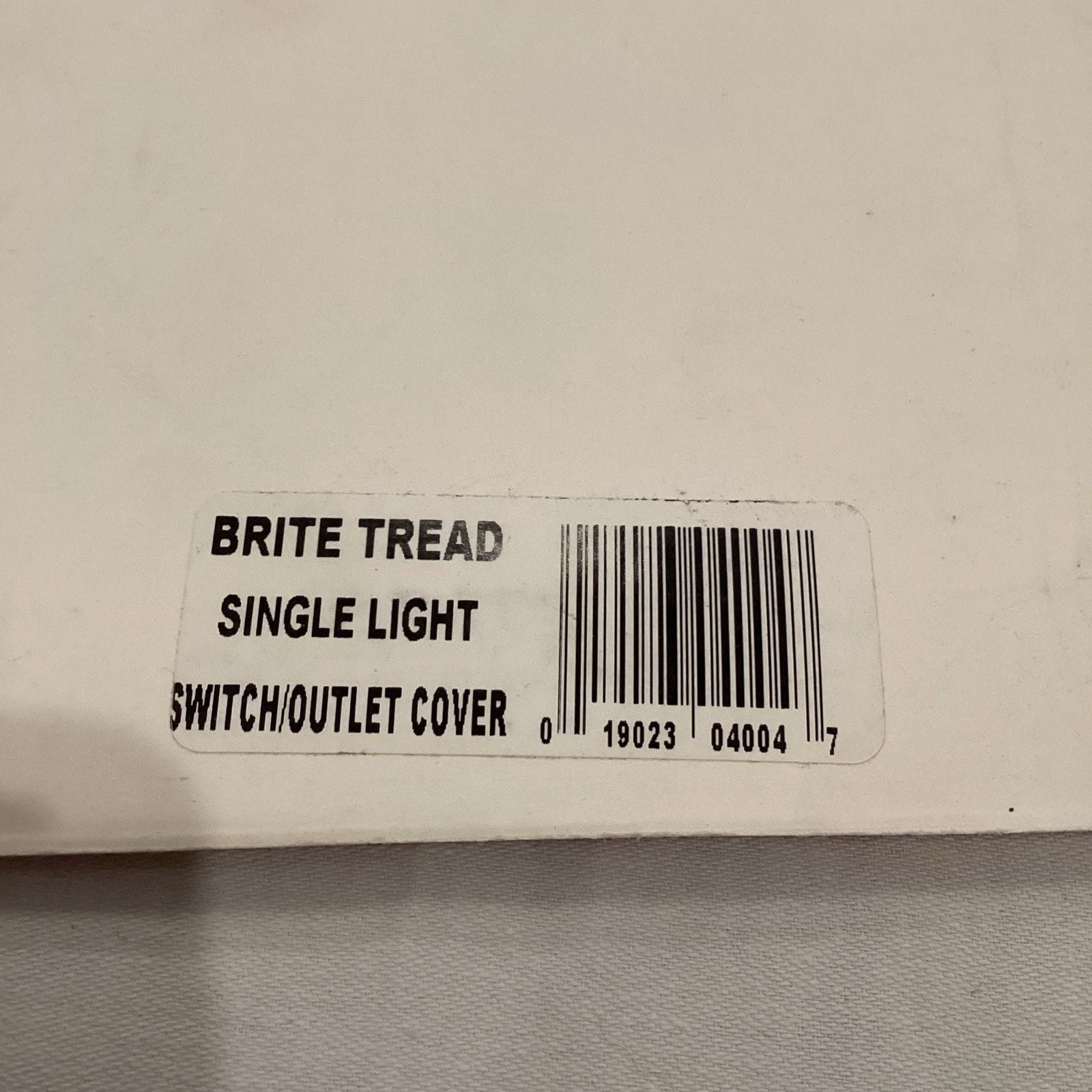 DEEZEE 04004 BRITE TREAD SWITCH AND OUTLET COVER NOS 3