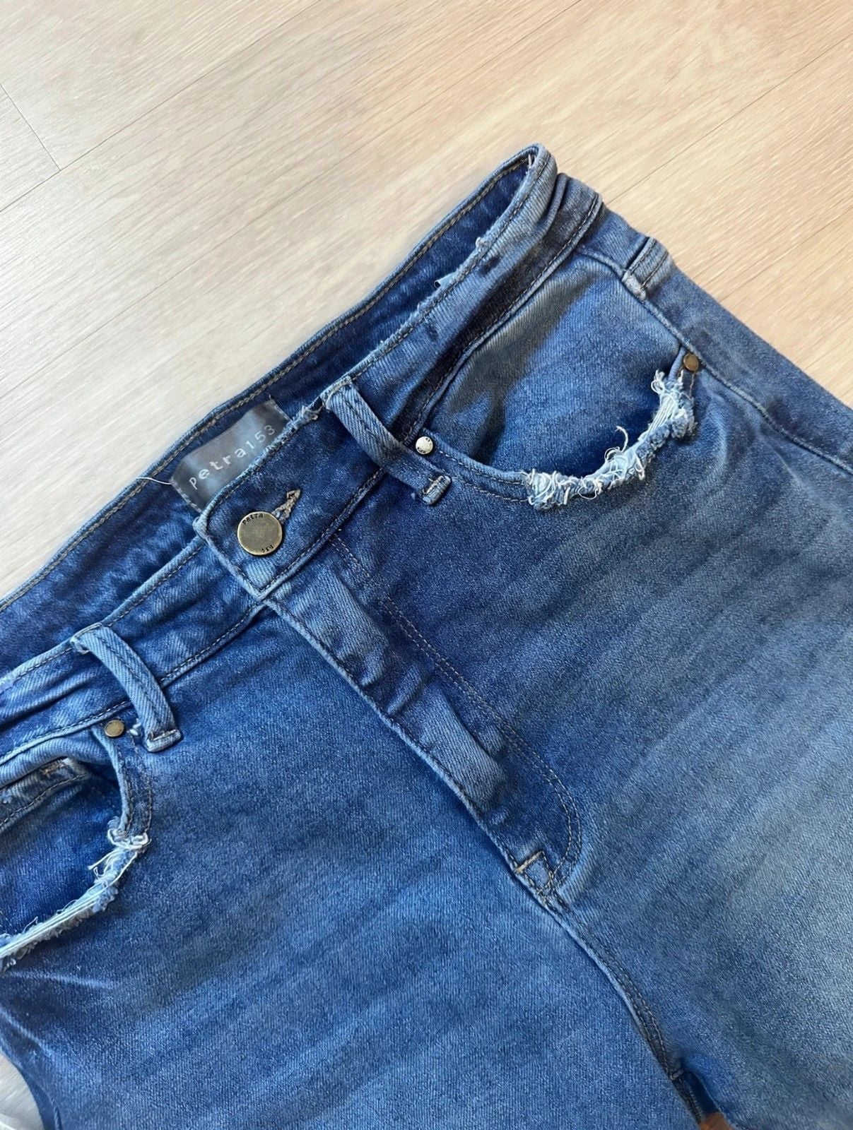 Women's Blue Flare Jeans Frayed Pocket Edges Raw Hem 9/28 27" Inseam 4