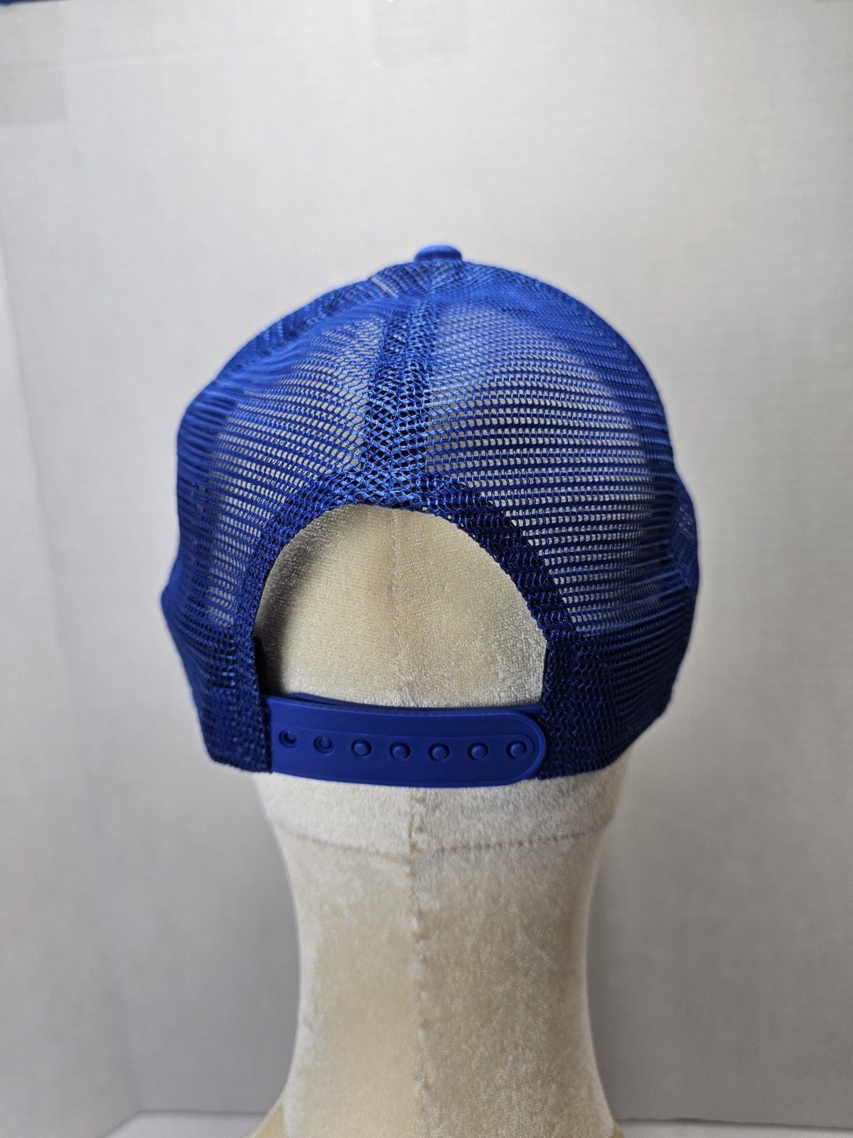 New Era Dallas Mavericks 9FORTY Trucker Hat Royal Blue Adjustable NWT 5