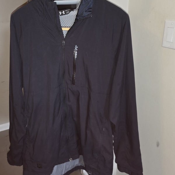 This one is pending pick up. Under Armour Men's Black Full Zip Hooded Windbreaker Jacket LG Regular Fit