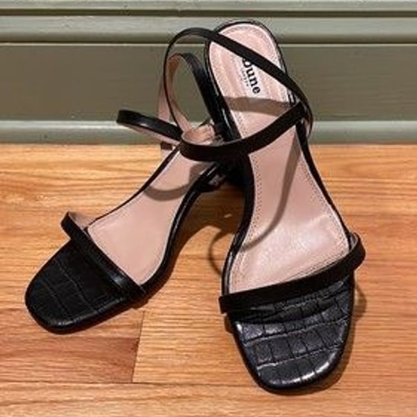 Dune London Strappy Leather Sandals Delicate Basic Feminine Coquette