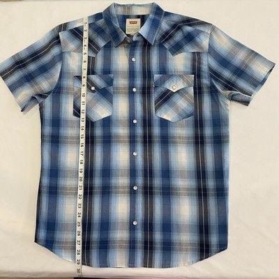 Levi’s Men's Classics Short Sleeve Button-Down Plaid Shirt Size L 6
