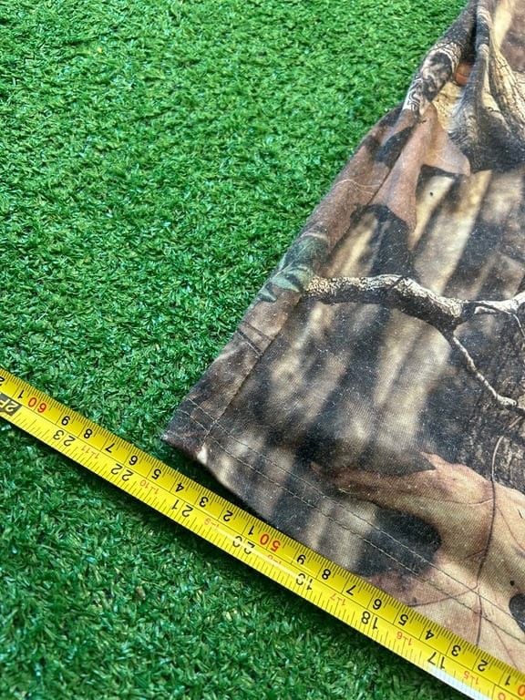 Mossy Oak Break-Up Camouflage Long Sleeve Shirt fits like a large 6