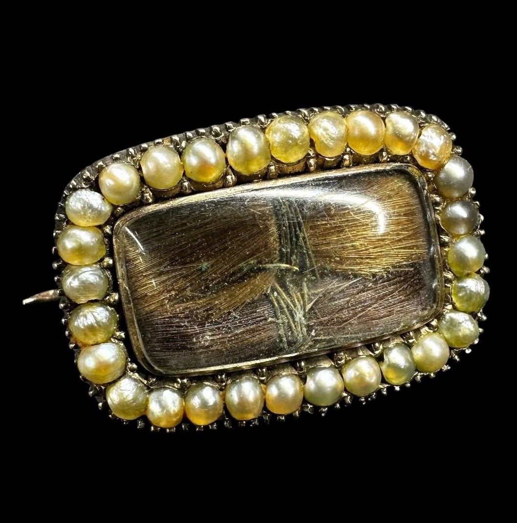 Antique 9K Gold Victorian Engraved Mourning Brooch Hairwork Seed Pearl 2