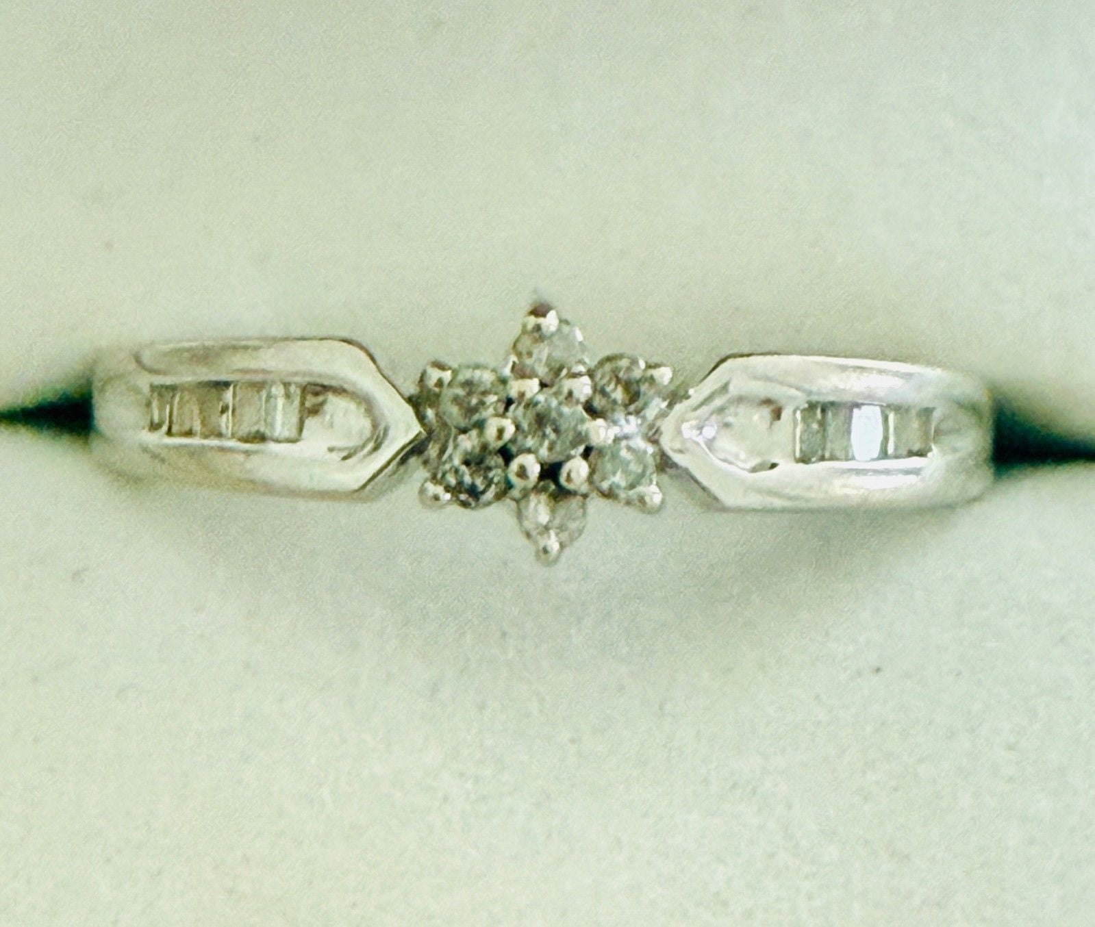 10K White Gold .24ct Diamond Cluster Baguette Ring Size 6.75 Genuine 13