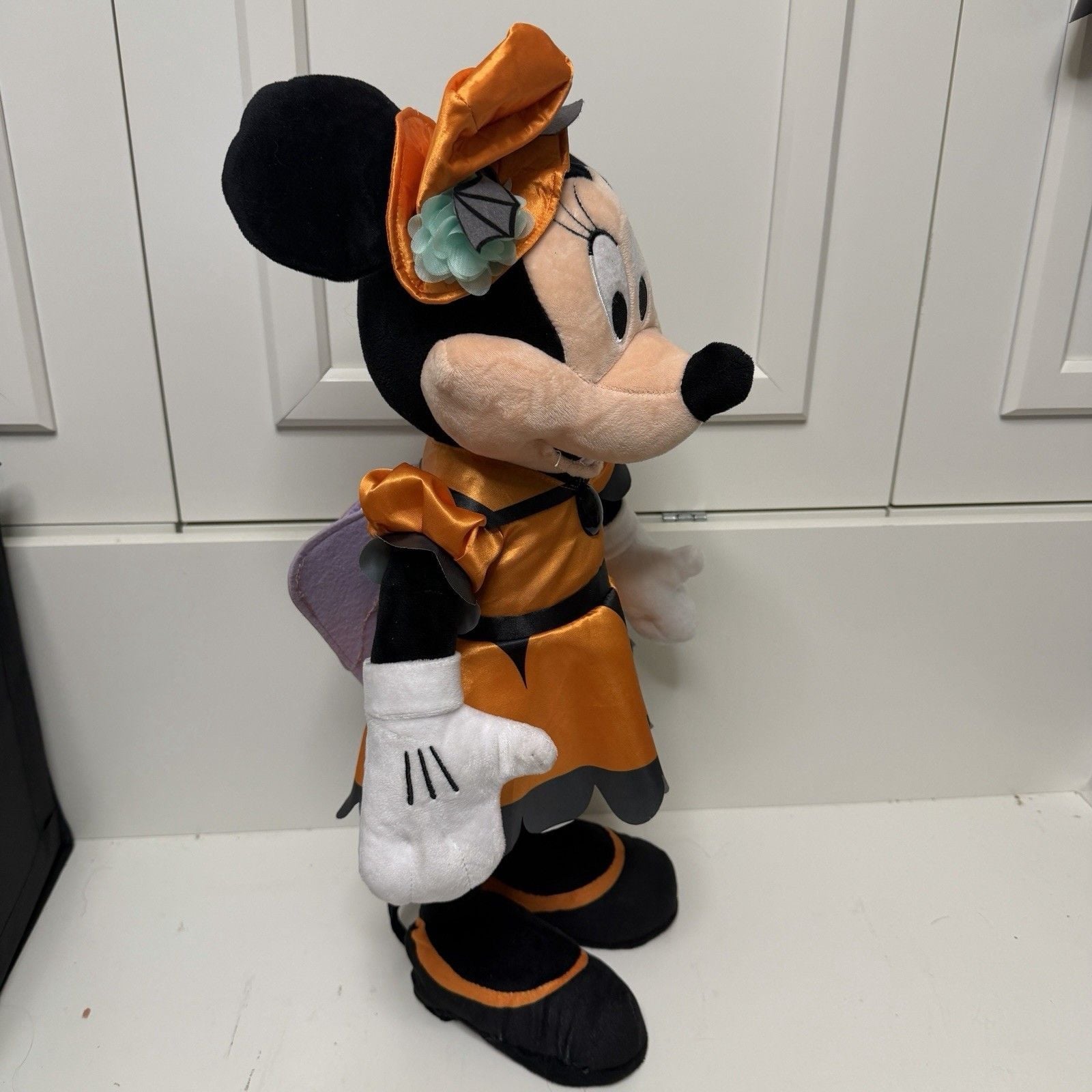 Halloween Disney 24 in Minnie Mouse in Orange Dress Porch Greeter 7