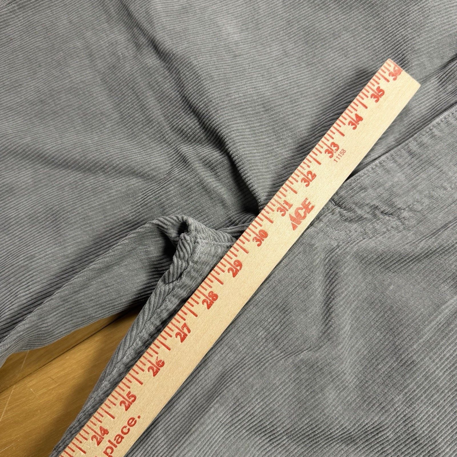 Levi’s 565 Gray Corduroy Pants 38x30 Loose Baggy Straight 90s Skater NWT 9
