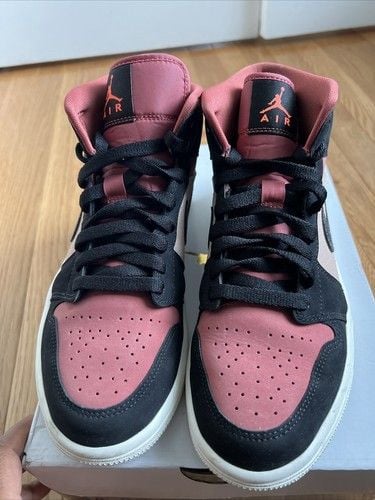 Women’s Jordan 1 Mid 3