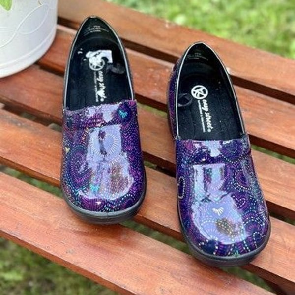 Easy Works By Easy Street 9.5 Wide Leeds Hearts Non Slip Nursing Clogs Work Clog