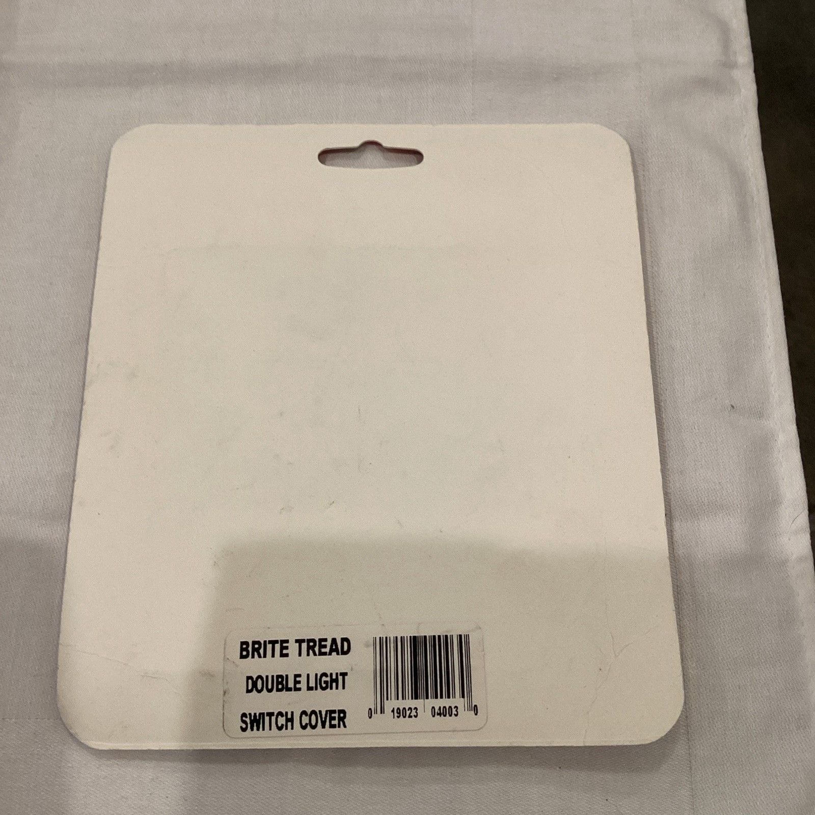 DEEZEE 04003 BRITE TREAD DOUBLE OUTLET COVER NOS 2