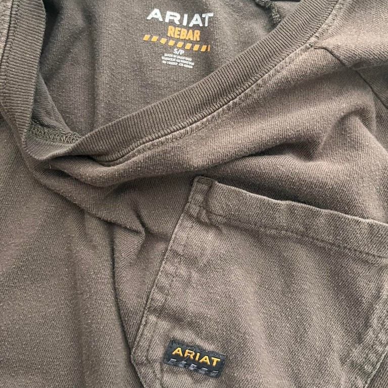 Brown ariat t
insane relaxed fit
pen slot…….🫣
flawless 3