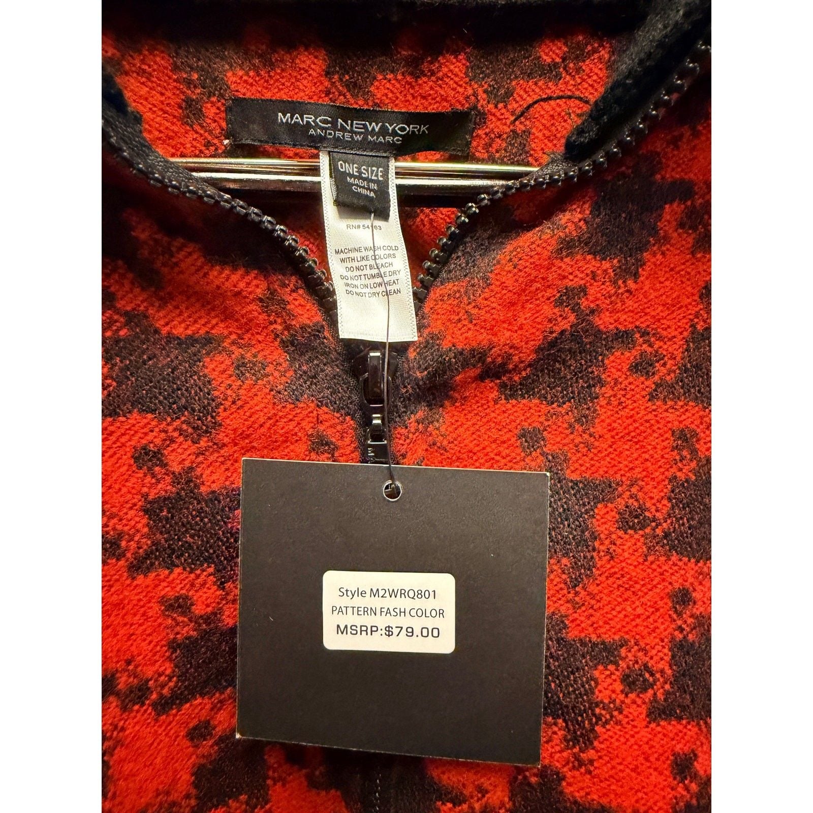 Marc New York Andrew Marc Houndstooth Fringe Poncho Cape Red Black One Size NWT 12