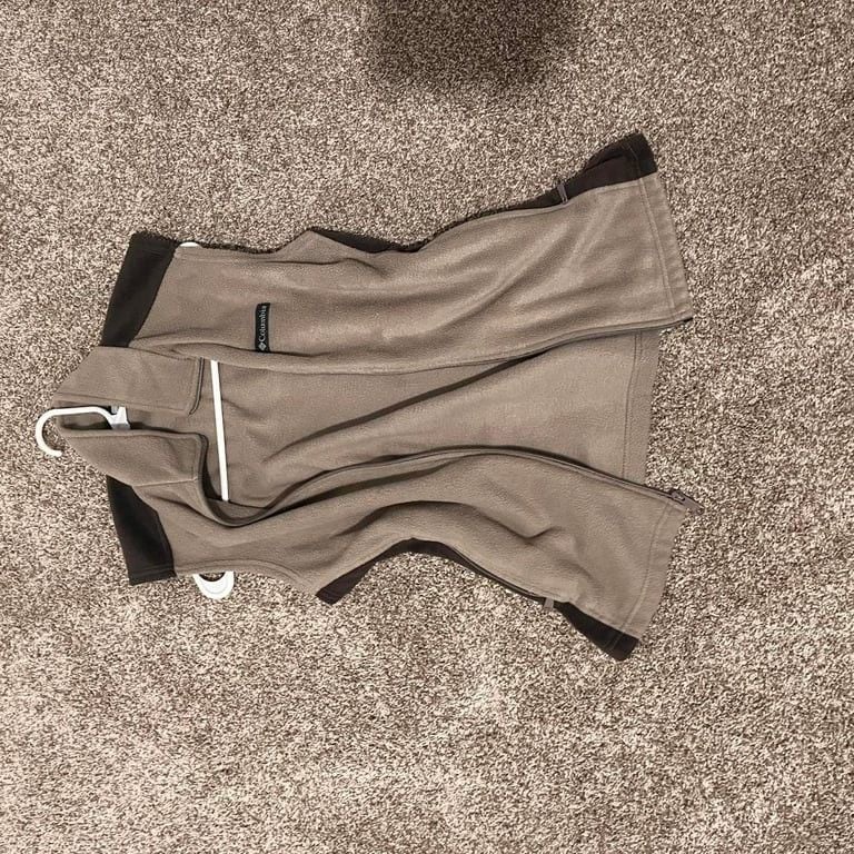 Tan and brown Columbia fleece vest 2