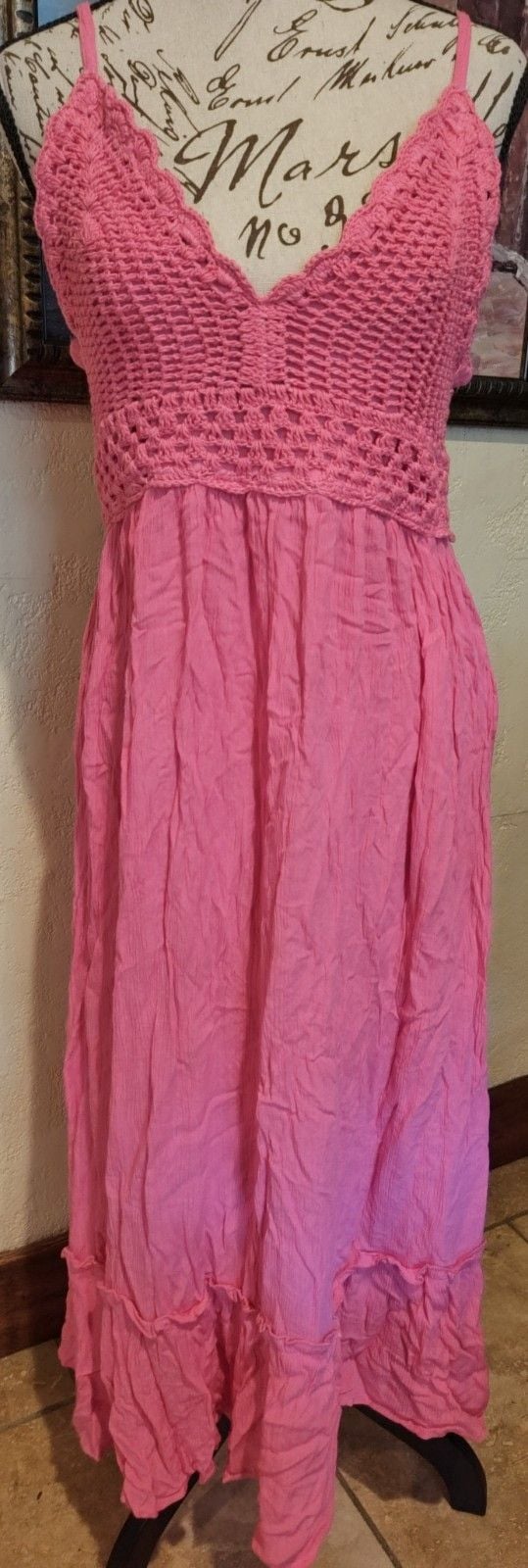 Charlotte Russe Beautiful Hot Pink Crochet Halter Ruffled Crinkle Dress Size XL 2
