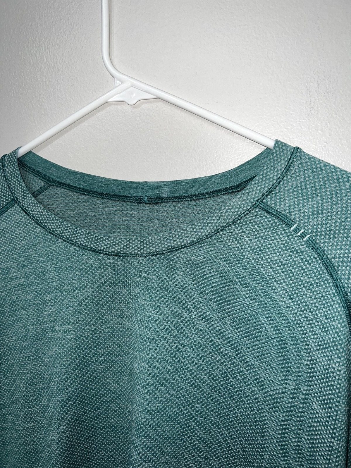 Lululemon Shirt Mens Medium M Green Metal Vent Tech Long Sleeve Performance 3