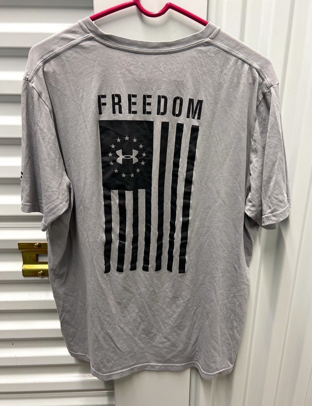 Under Armour HeatGear T Shirt Mens Extra Large Gray Freedom Flag Flaw 2