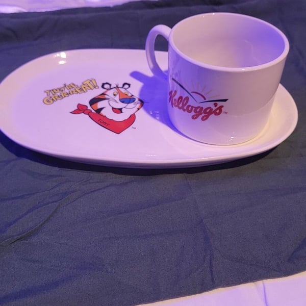 Kellogg's Tony the Tiger “They’re G-r-r-reat” Ceramic Platter/Plate and Cup Set
