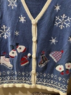 Embroidered Christmas Vest Size S 3
