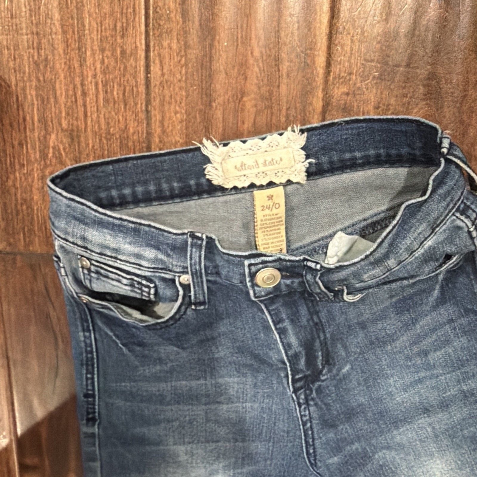 Altar'd State Women's Skinny Jeans Blue Medium Wash Distressed Stretch Denim 6