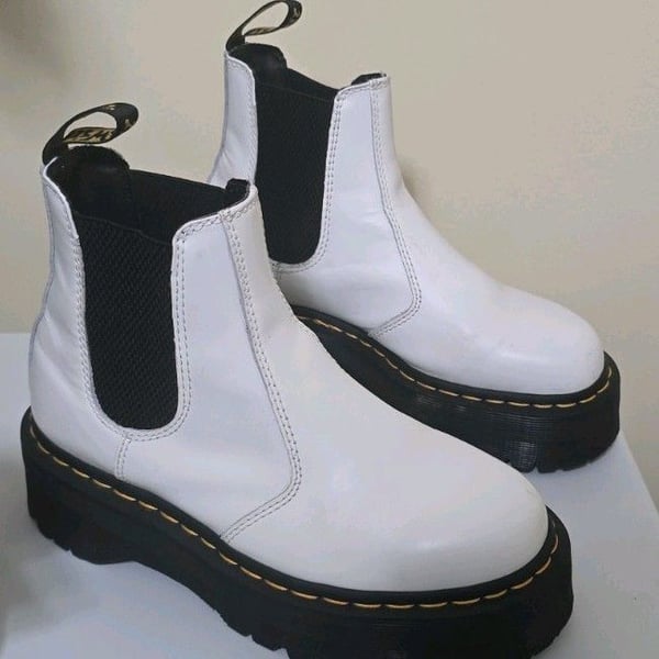 Doc Martens 2976 Chelsea Platform Boots Quad Smooth White Leather US SZ 8 BH