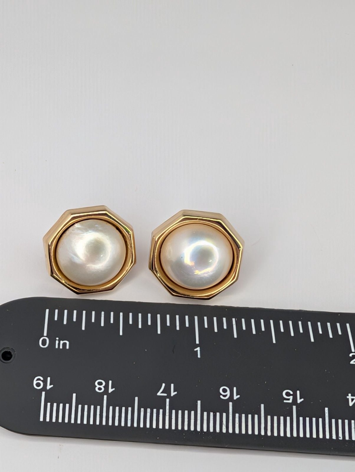 vintage 14k gold Octagon Bezel Set White Round Pearl Stud Earrings 4
