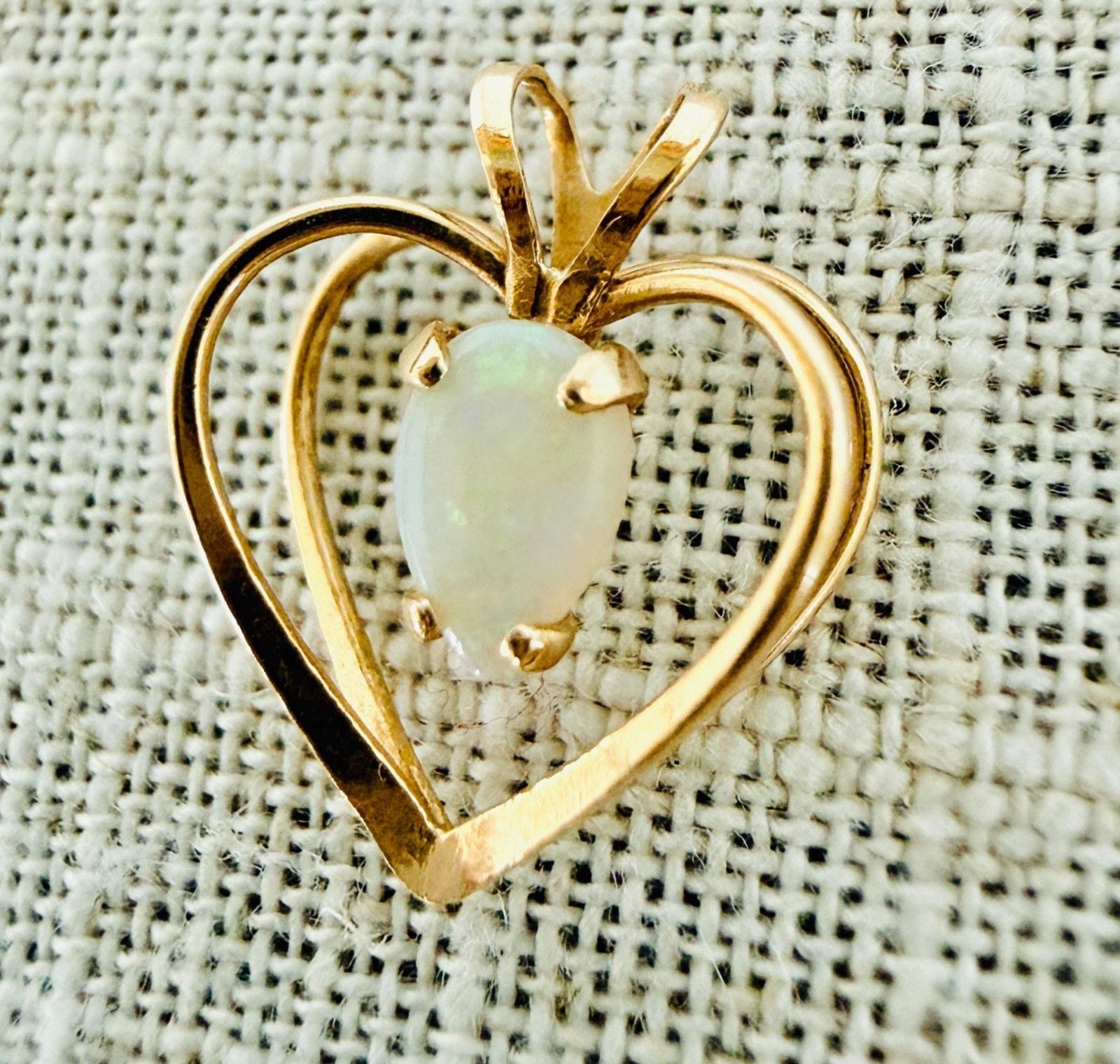 Vintage 14K Yellow Gold Pear Opal Heart Pendant | Open Double Frame | 0.6g 6